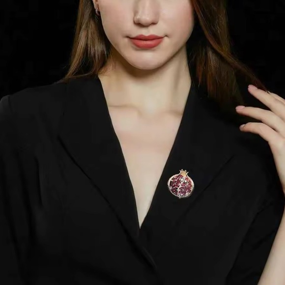 Pink Pomegranate Crystal Gold Brooch - Picture 8 of 10